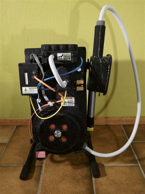 Ghostbusters Proton Pack – Eigenbau für Fasching